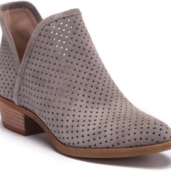 Lucky Brand Brooklin Perforated Cutout Suede Leather Ankle Boots Booties 5.5M - Picture 1 of 9